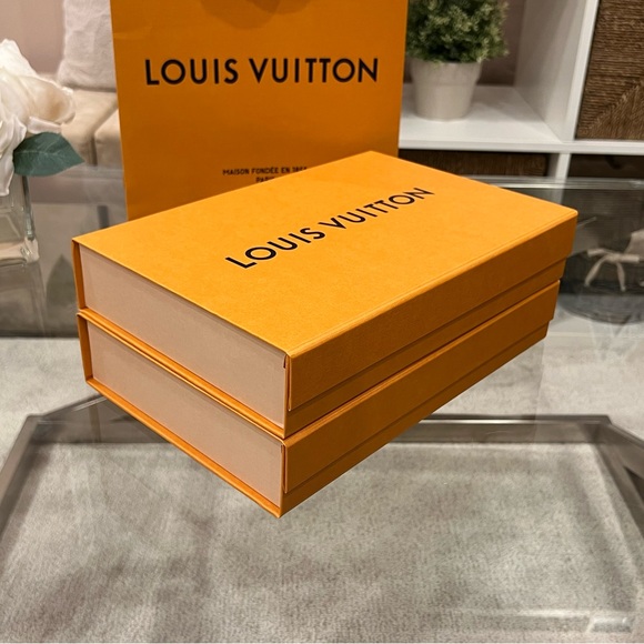 Louis Vuitton Magnetic Gift Boxes Set - Picture 2 of 13